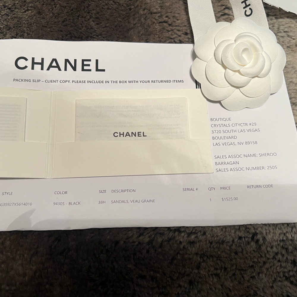 CHANEL Black Leather Sandals with champagne gold hardware - Picture 7 of 7